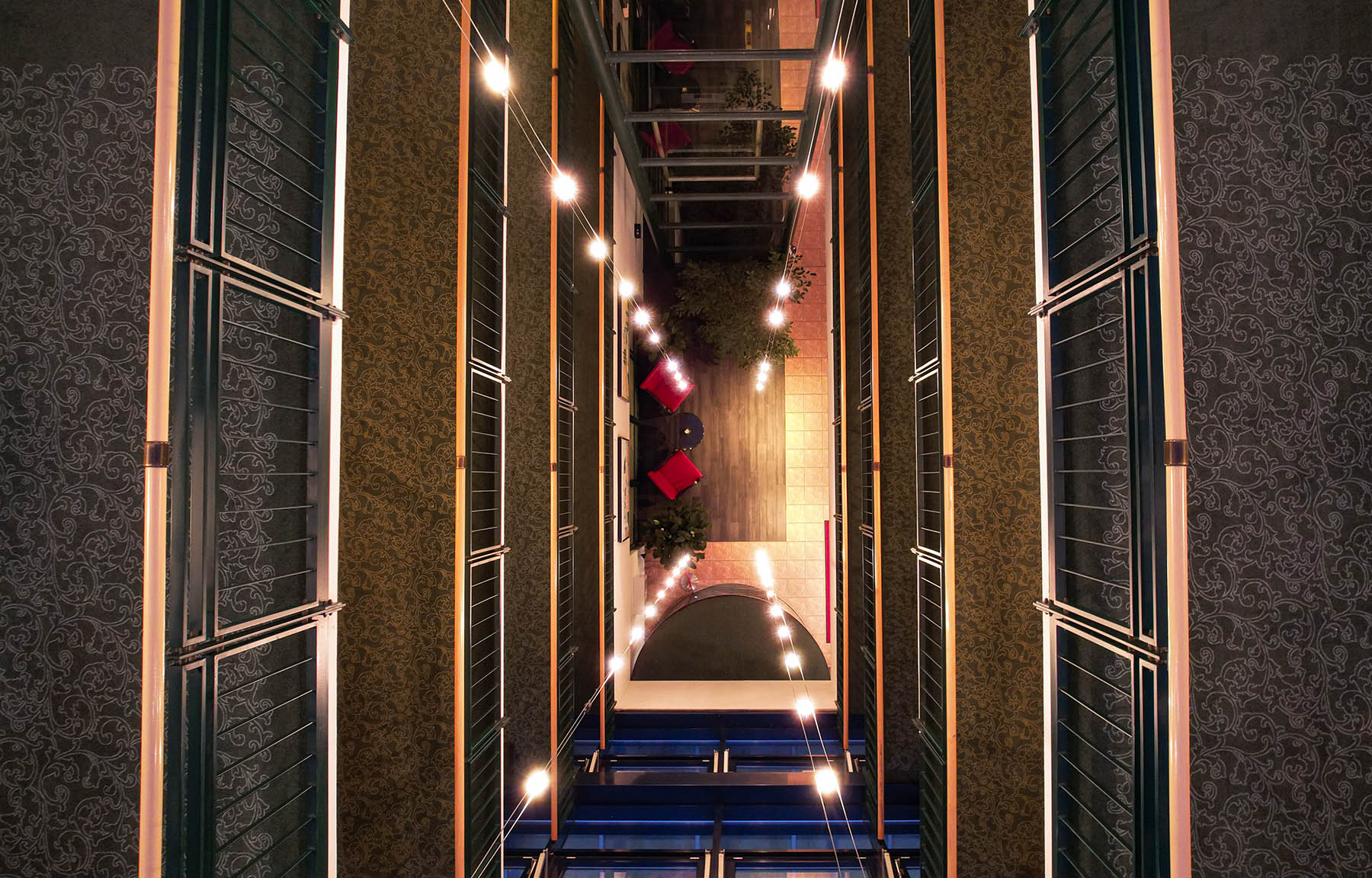 Atrium bei Nacht von oben